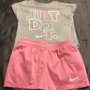 Nike 2 piece short set